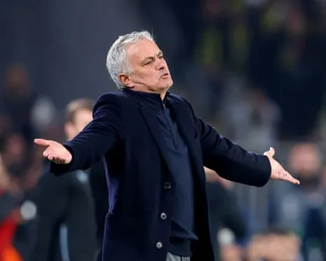 The Eagles Pursuing Discussions to Bring In José Mourinho Following Sacking of Lage