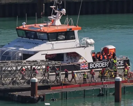 British Ministers Affirm Migrant Returns Agreement with France Goes Ahead Amid Court Challenge