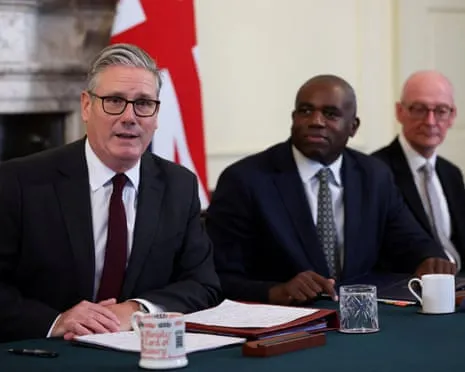 Starmer Leads Cabinet Meeting Amid Growing Pressure After Departure of Key Staffer
