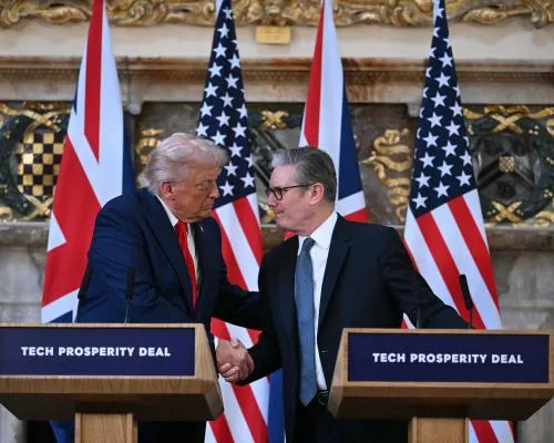 Donald Trump Directs Criticism on Vladimir Putin and Praises UK in Press Conference with Keir Starmer